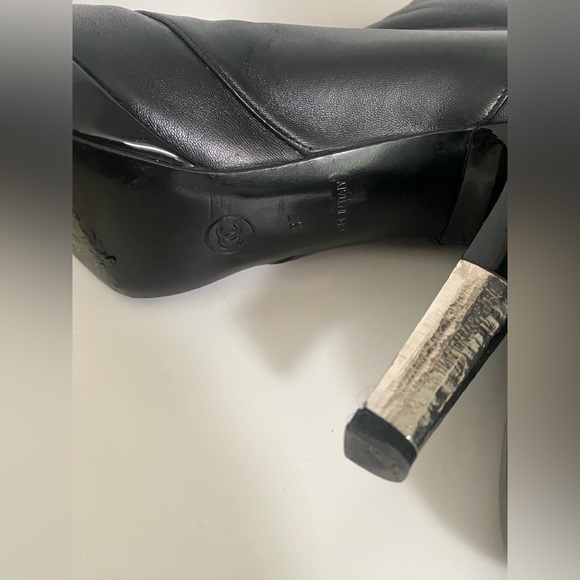 Vintage Chanel boots - Picture 2 of 3
